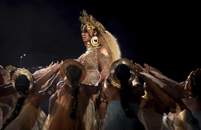 beyonce-at-the-2017 grammys