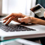 Monese dilutes negative reviews with a BOT-approved review